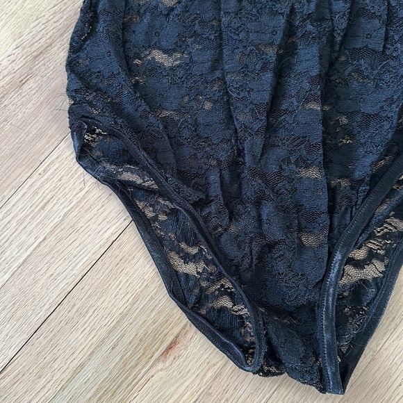 Lace Bodysuit - Picture 3 of 7